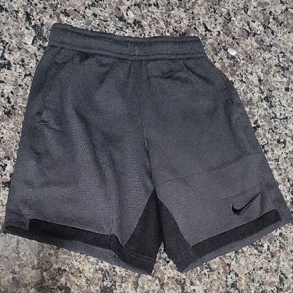 Nike Black Athletic Shorts Lightweight Elastic Waist